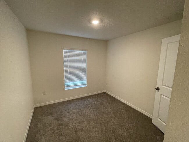 Building Photo - Beautiful 4-Bedroom Modern Home in the Desirable Brookside Community | Ruskin