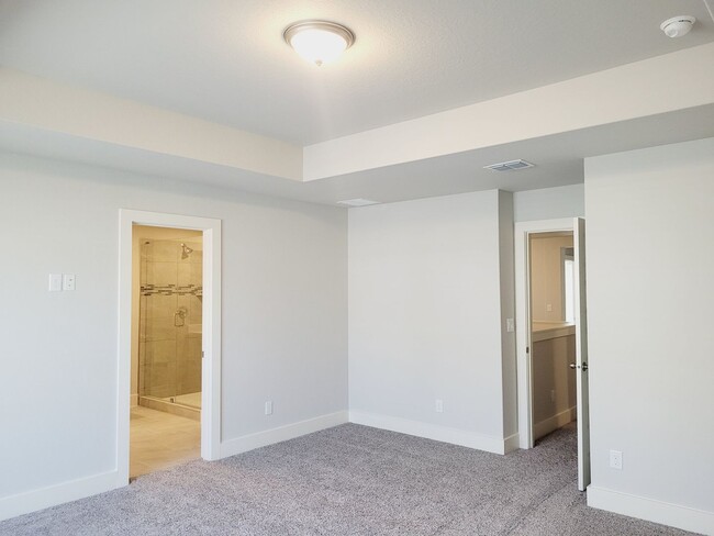 Building Photo - Beautiful SFH Available For Rent! Located ...