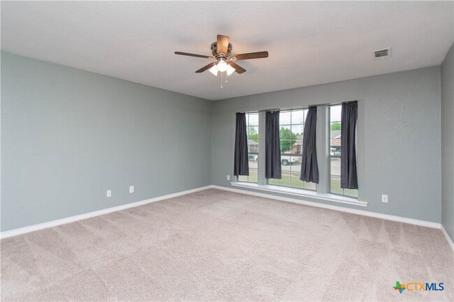 Building Photo - 2001 Matt Dr