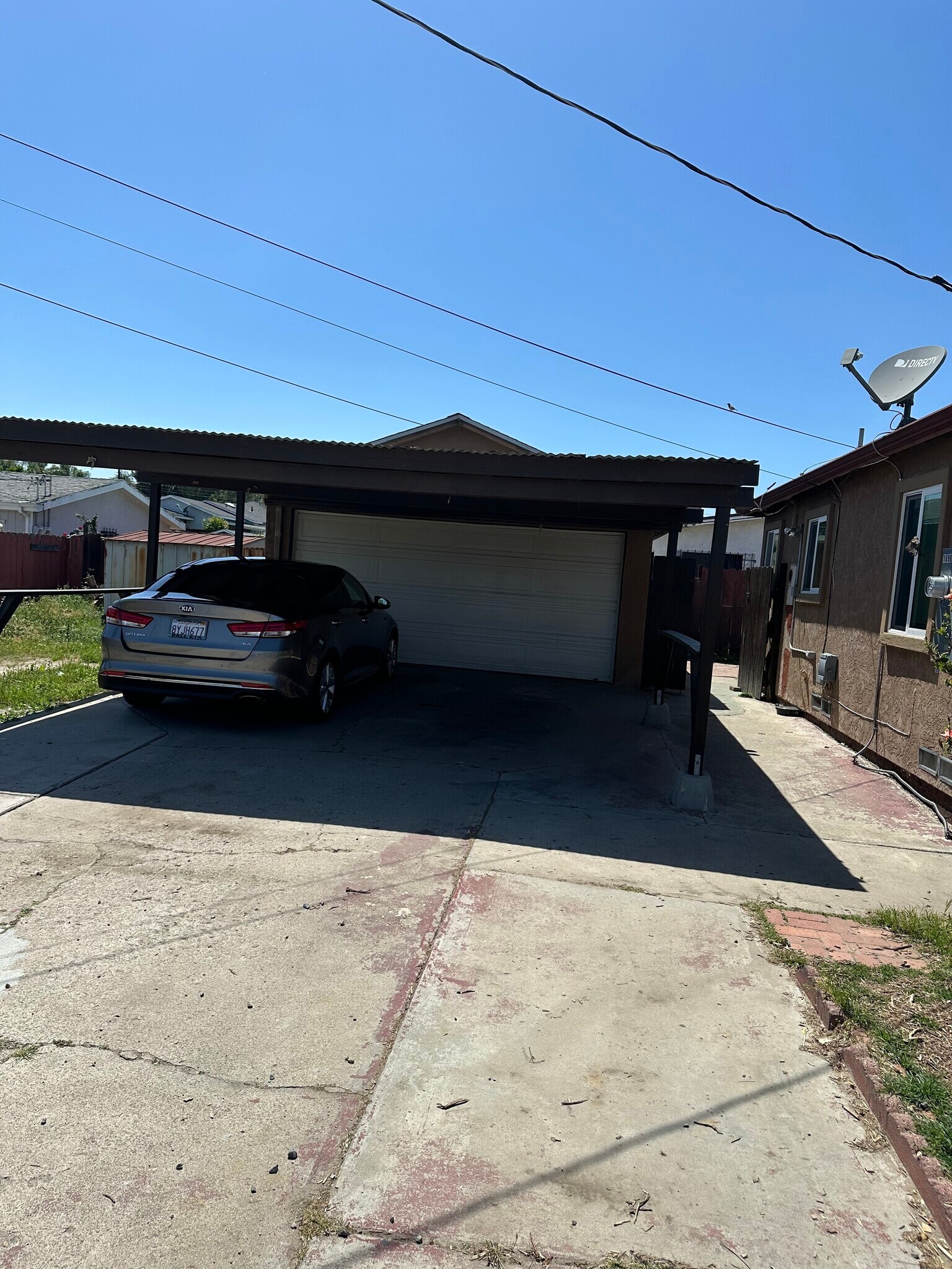 Building Photo - 1690 Glencoe Dr