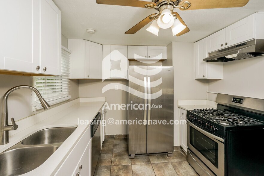 Building Photo - 1537 Taylor Ave