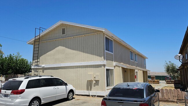Building Photo - 209 W Ash St