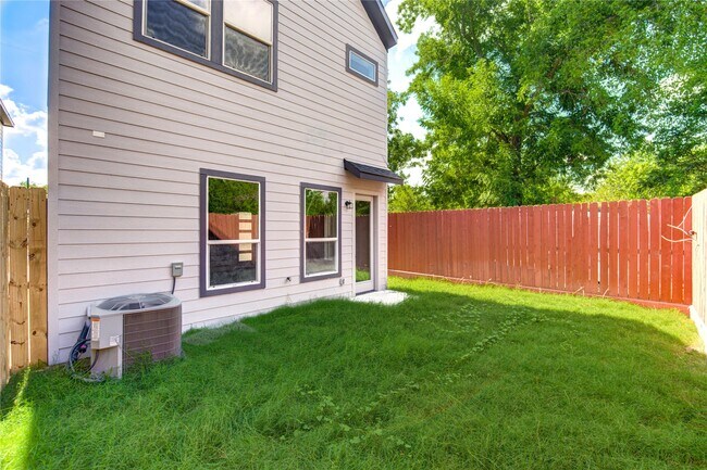 Building Photo - 892 Paul Quinn St