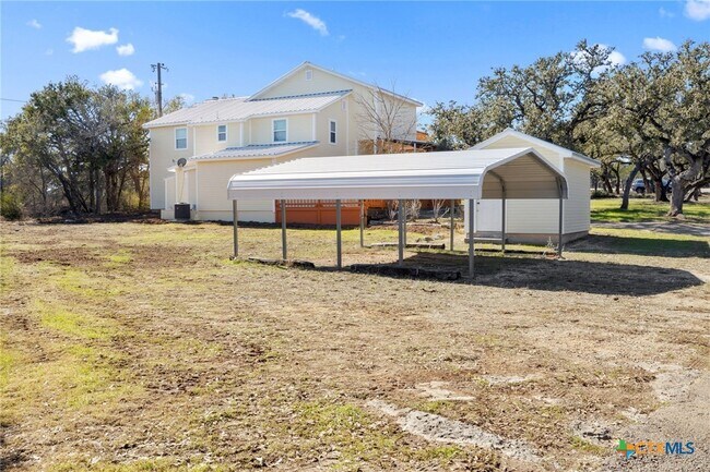 Building Photo - 322 Oakwood Loop