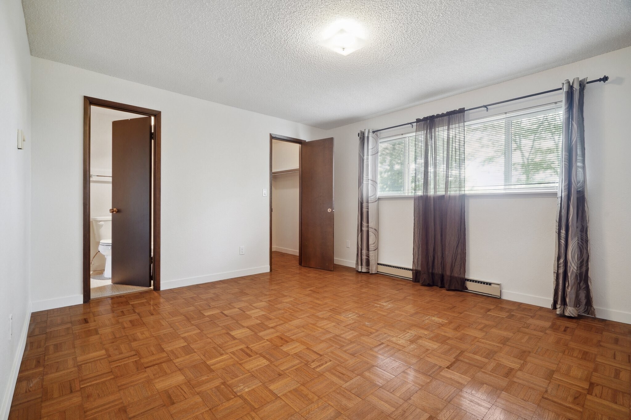Building Photo - 3425 S 176th St