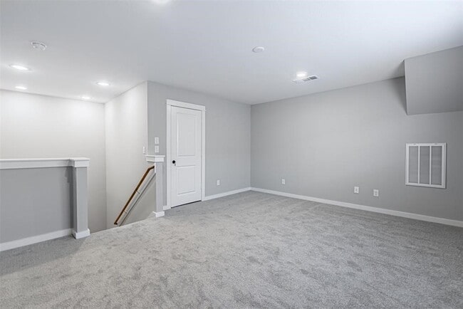 Building Photo - 6728 Parker Grv Ln