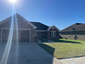 Building Photo - 1568 Trillium Ln