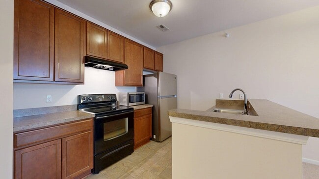 Building Photo - 1014 W Summerfield Gln Cir