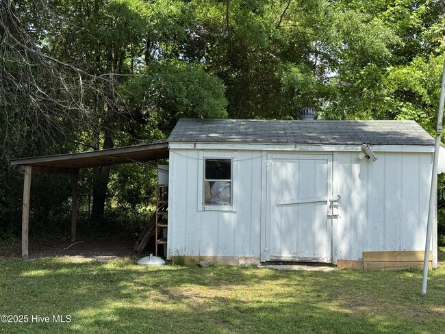 Building Photo - 2703 Jackson Dr