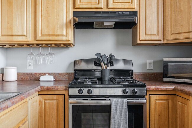 Building Photo - 2318 N New Jersey St