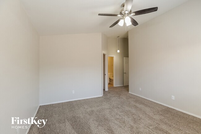 Building Photo - 3141 W Sunland Ave