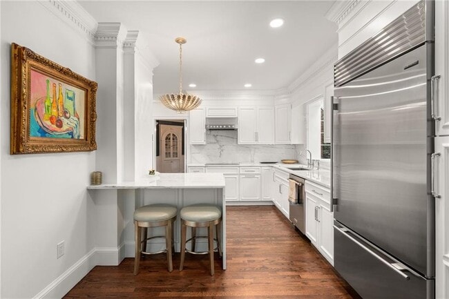 Building Photo - 530 Blackstone Blvd