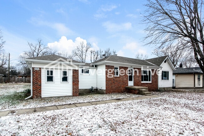 Building Photo - 225 Burke Ave