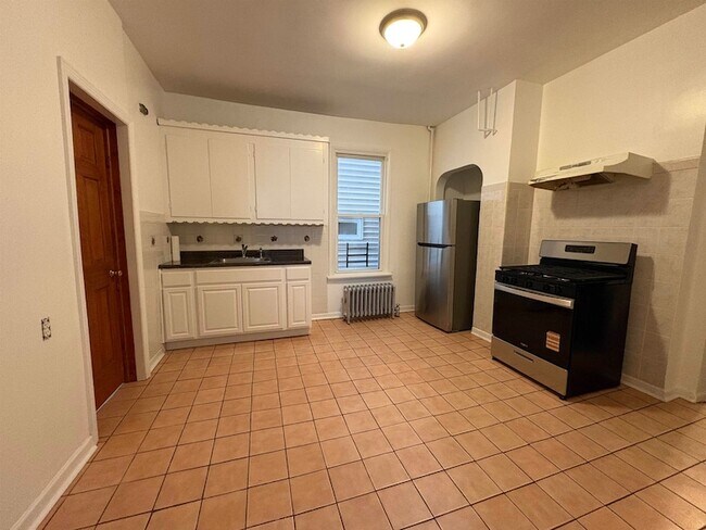 Building Photo - 139 Clifton Ave