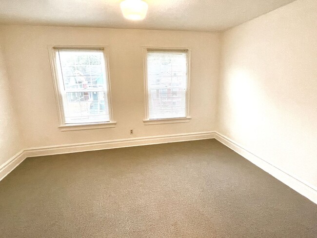 Building Photo - Buckman Beautifully Remodeled 1900 Craftsm...