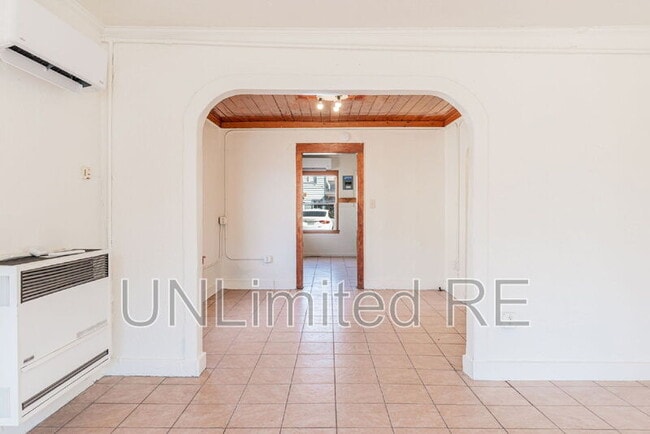 Building Photo - 306 S Humphreys St