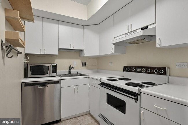 Building Photo - 1301 Delaware Ave SW