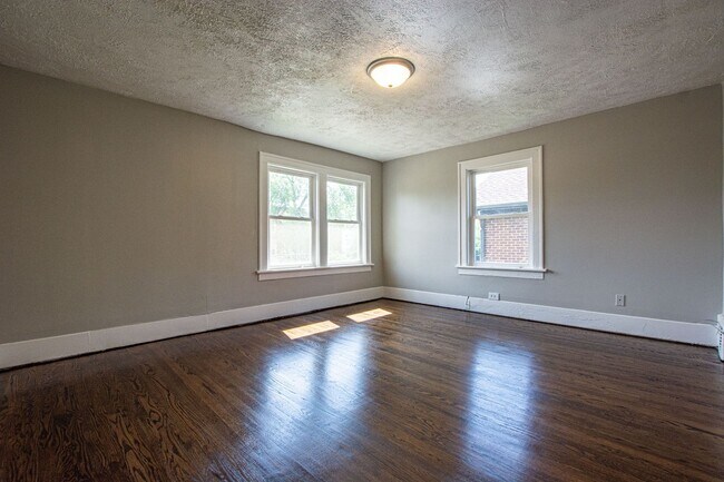 Building Photo - 110 N 38th St