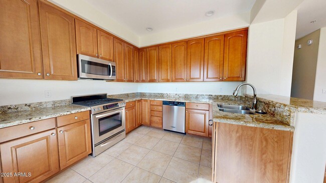 Building Photo - 10260 E White Feather Ln