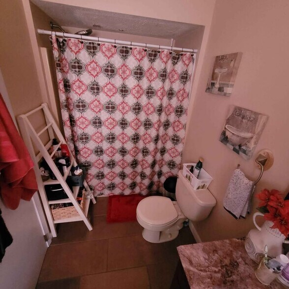 Building Photo - 388 Bradford Ave