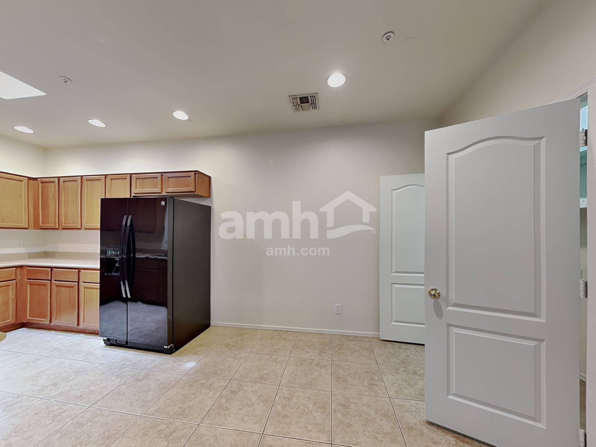 Building Photo - 8940 W Olive Ave