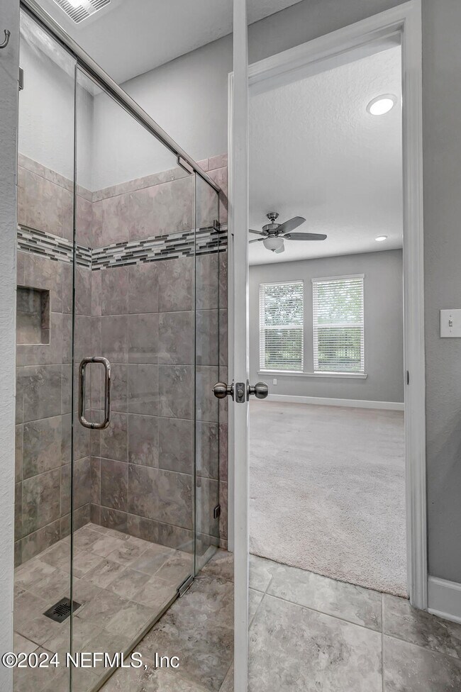 Building Photo - 588 Vista Lake Cir