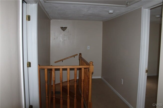 Building Photo - 202 Monroe St