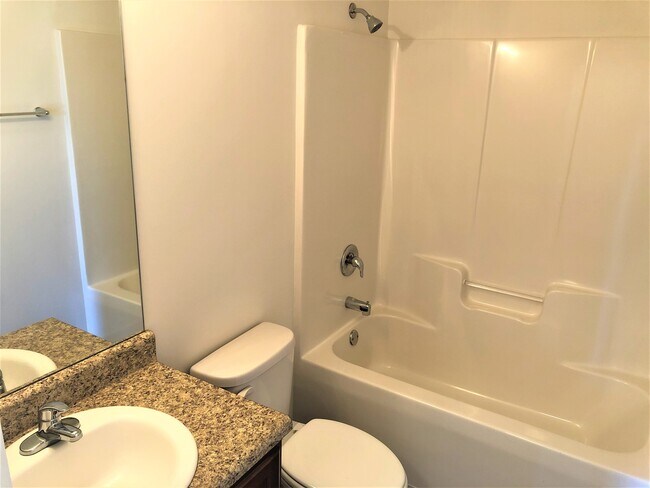 Building Photo - 82 Roseberry Cir