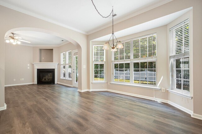 Building Photo - 1411 Crimson Creek Dr
