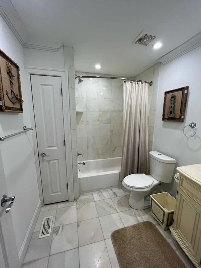 Building Photo - Avalon Bayside Condo - Sleeps 8 - Winter Rental Only