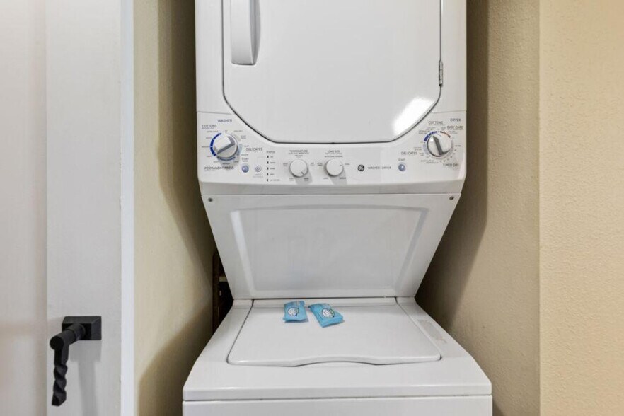 Building Photo - 1700 N Ocean Blvd