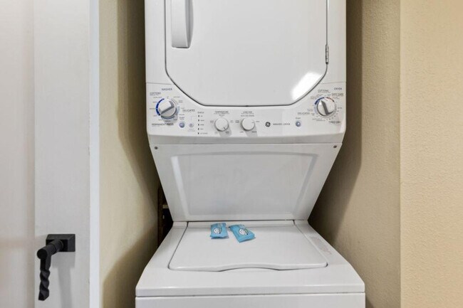 Building Photo - 1700 N Ocean Blvd