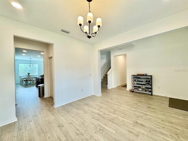 Building Photo - 5732 Newberry Pnes Ave