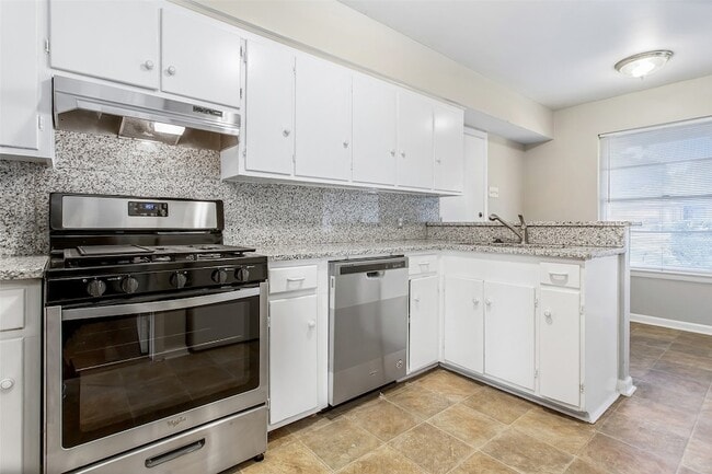 Building Photo - 6506 St Moritz Ave