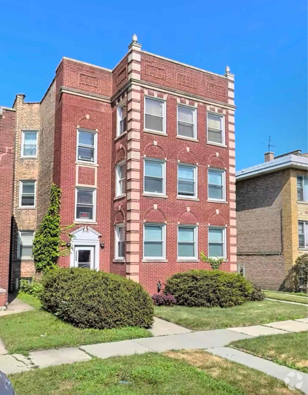 Building Photo - 8008 S Rhodes Ave