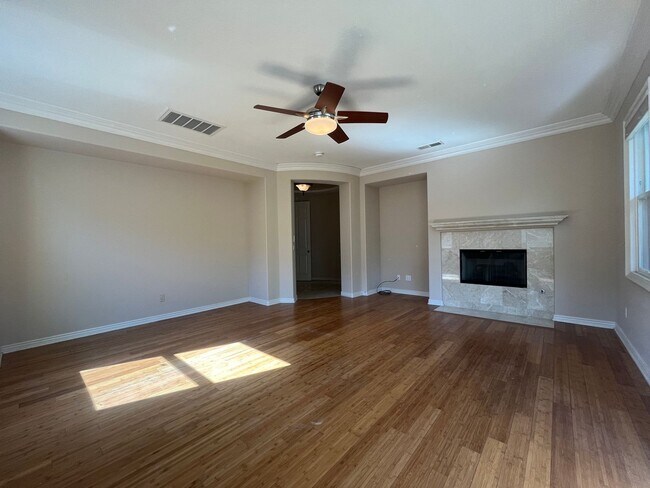 Building Photo - Elegant 5-Bedroom Carmel Valley Home with ...