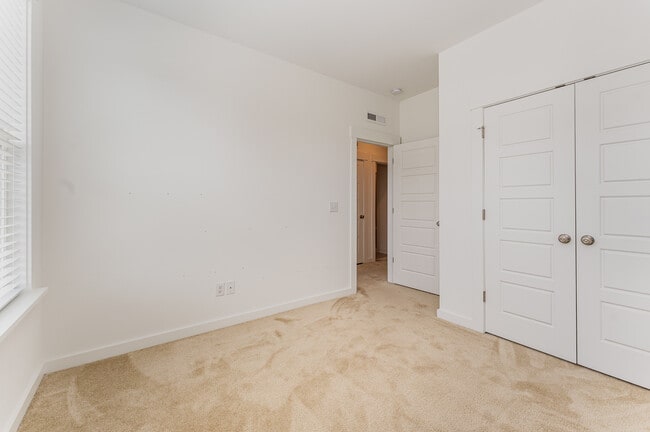 Building Photo - Cornerstone Townes