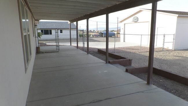 Building Photo - WINTER RENTAL -- 3 Bedroom 2 Bath Home