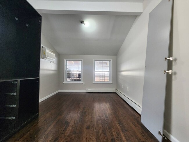 Building Photo - 176-31 130th Ave