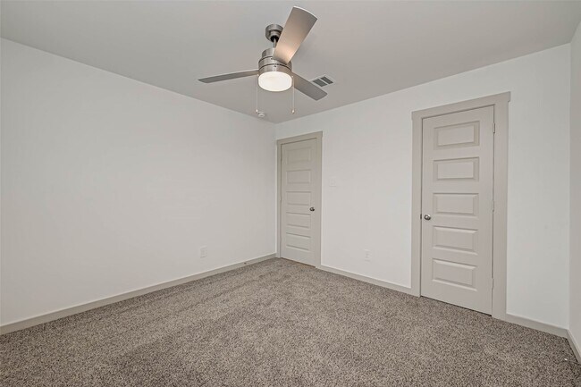 Building Photo - 3418 Lake Landing Ln