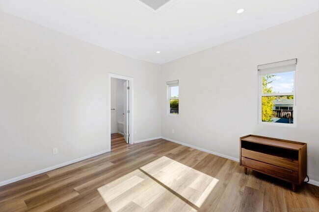 Building Photo - 1305 Blue Sky Dr