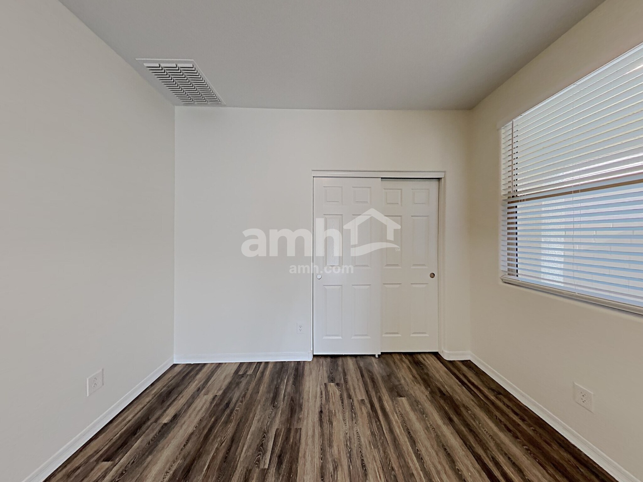 Building Photo - 16815 W Portland St