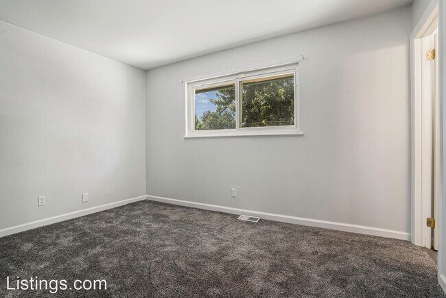 Building Photo - 3 br, 2 bath House - 709 Zion Dr