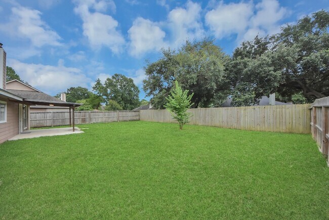 Building Photo - 15739 Oak Mountain Dr