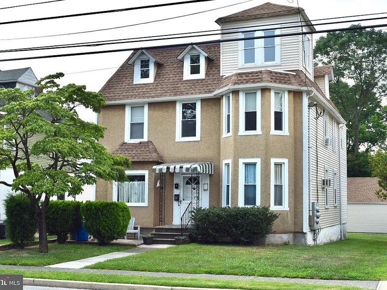 Building Photo - 112 S Scott Ave