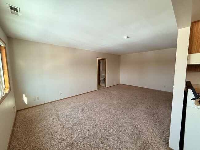 Building Photo - Indian Village Apartments 2 Bedroom/1.5 Bath - Third Floor Apartment