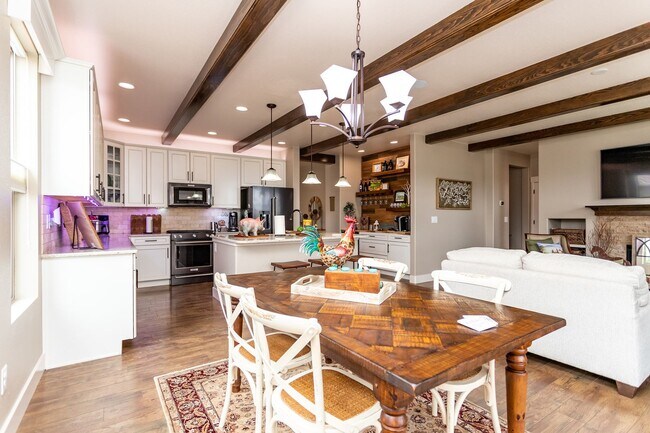 Building Photo - Stunning Flying Horse Patio Home with Stunning Views!!