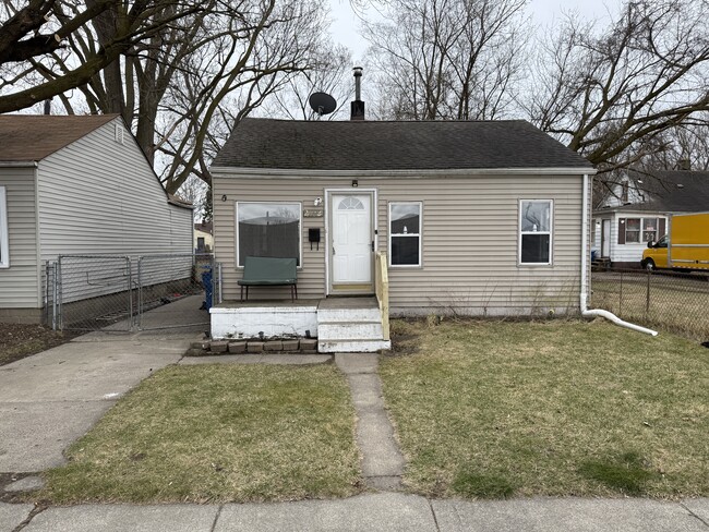 Primary Photo - 2092 John B Ave