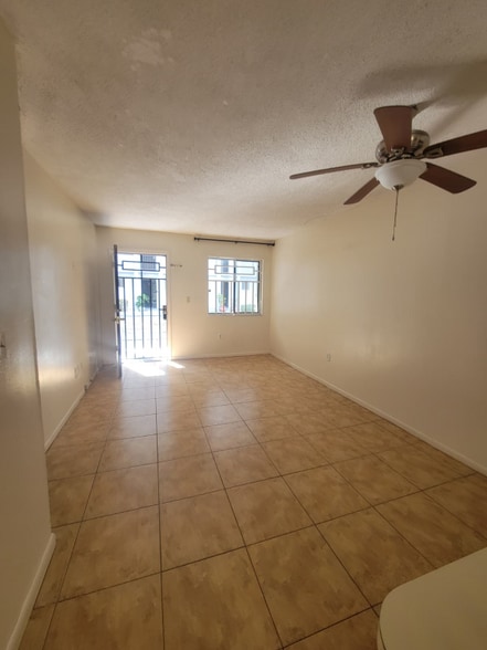 Building Photo - 5320 W 21st Ct