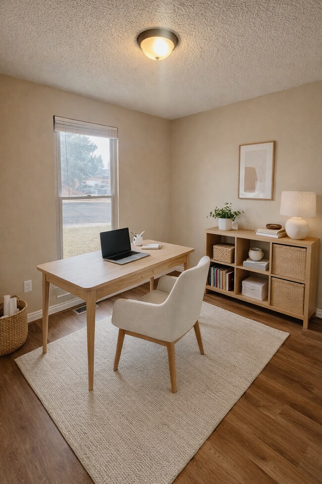 Building Photo - Great 5 bedroom ranch style home close to everything!